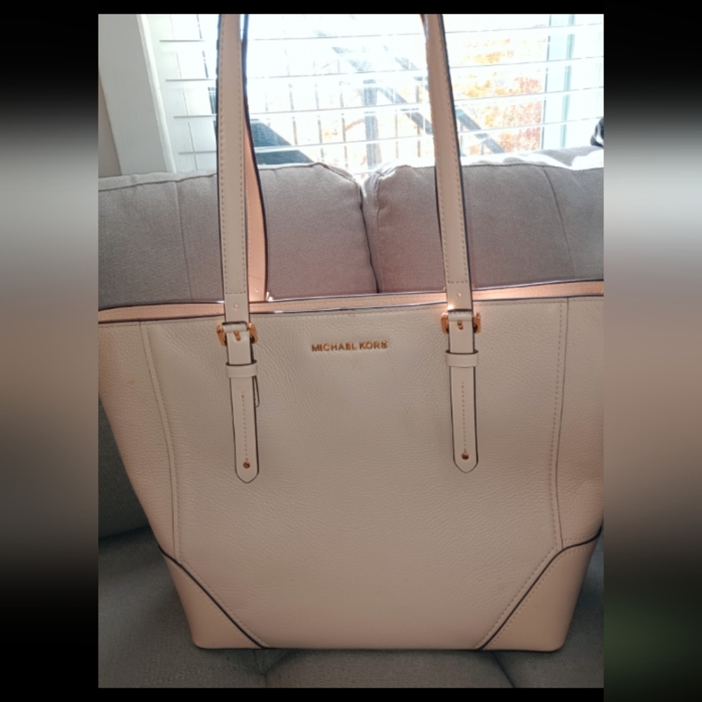 Michael Kors Aria Blush Pink Tote Bag - Picture 3 of 8
